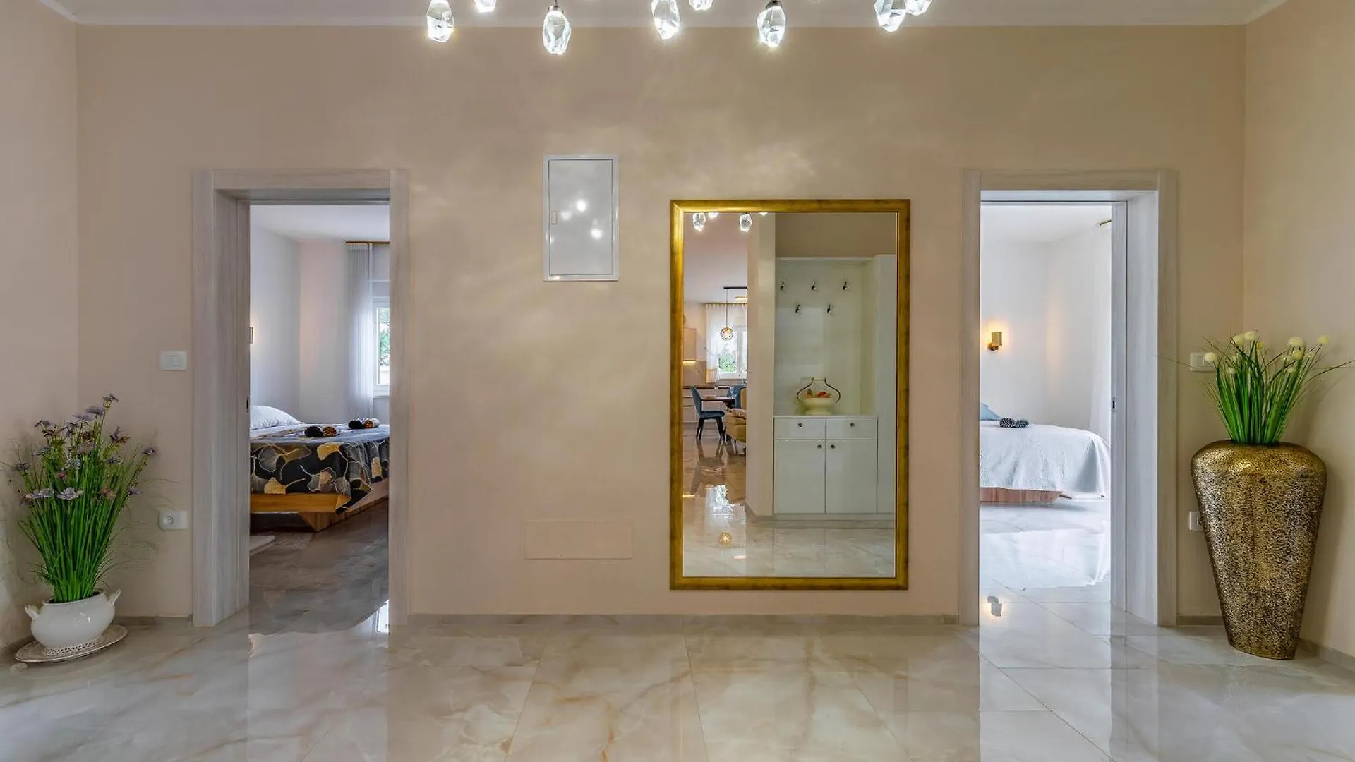Awesome Home In Kavran With Kitchen 0*,  Croacia