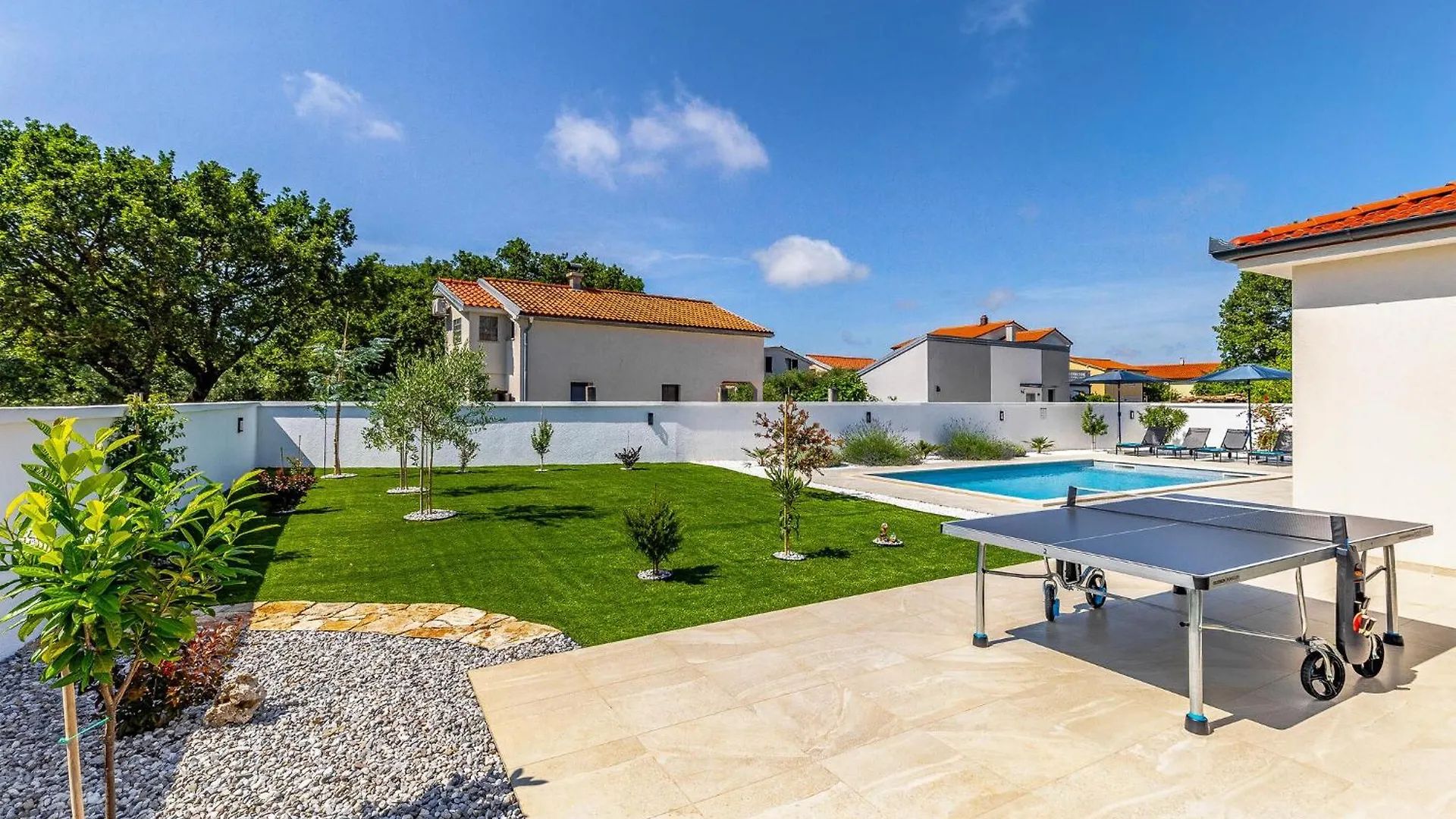 Awesome Home In Kavran With Kitchen