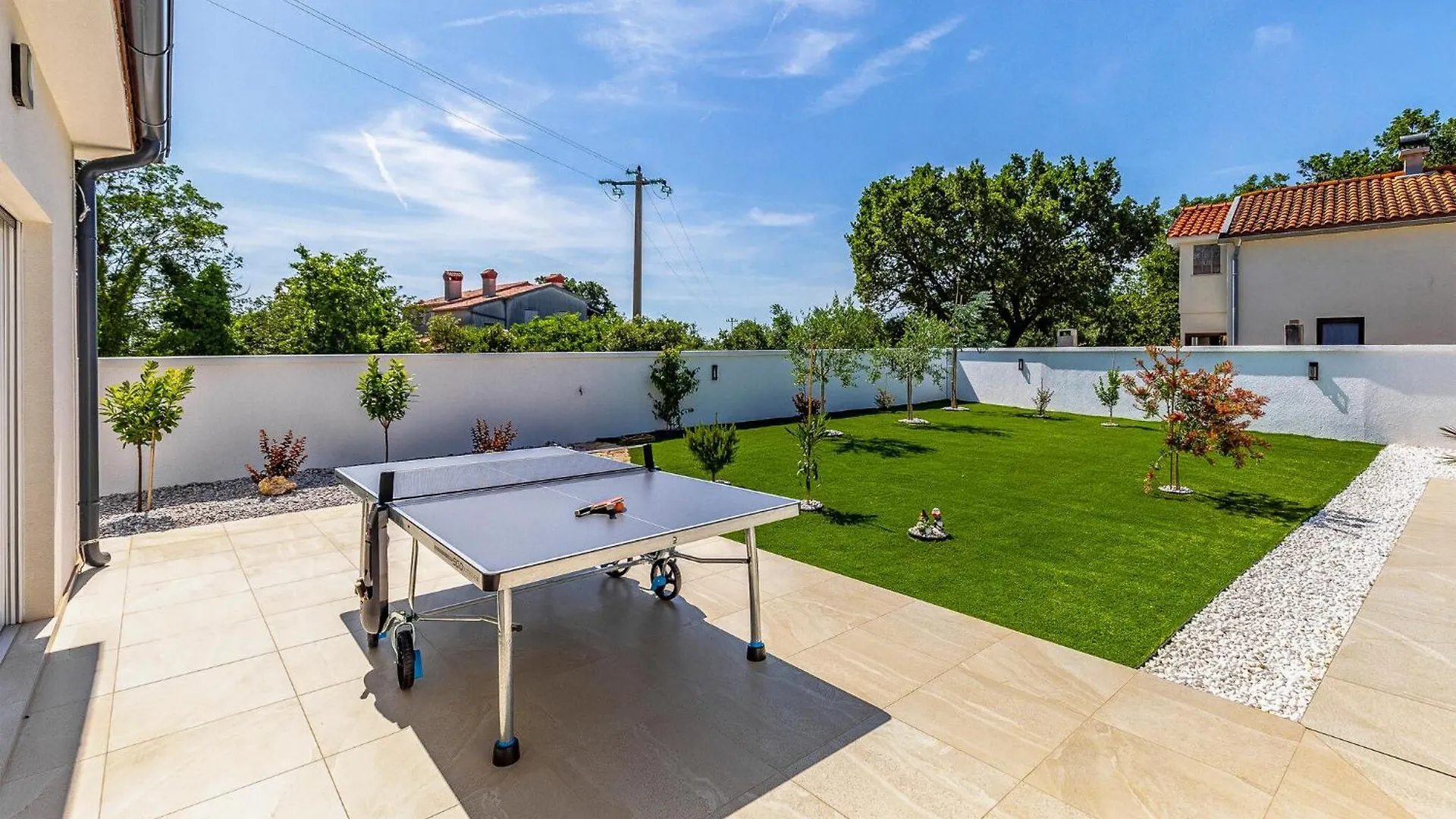 Awesome Home In Kavran With Kitchen