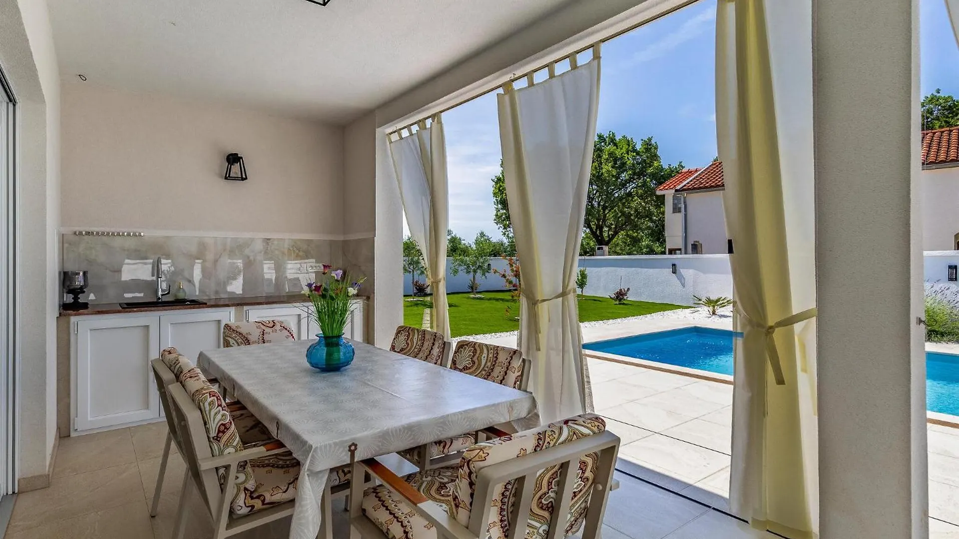 Сasa de vacaciones Awesome Home In Kavran With Kitchen