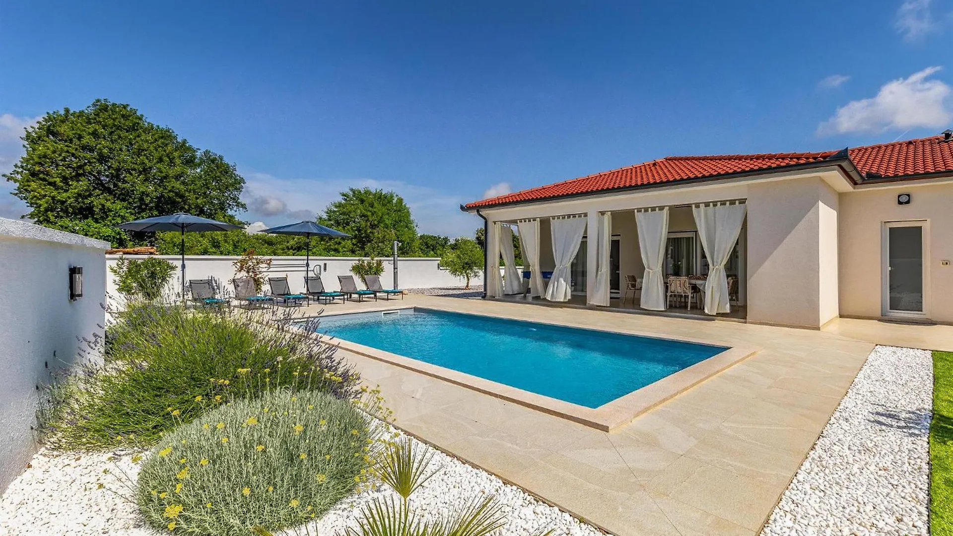 Awesome Home In Kavran With Kitchen Сasa de vacaciones